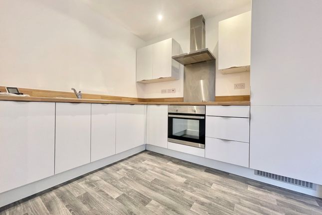 Thumbnail Flat to rent in Southdownview Road, Broadwater, Worthing