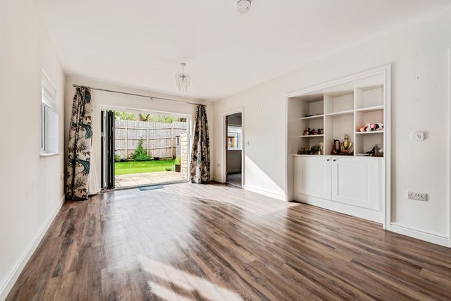 70, Barnes Road, Swindon photo 4