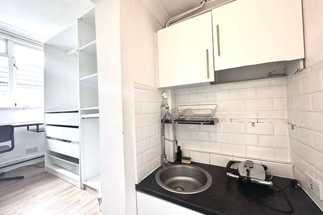 The Studio Flat, 165, Finborough Road, London photo 4