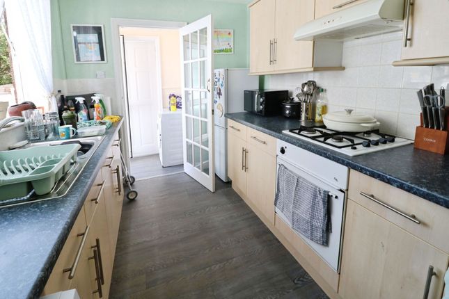 13 Edward Street, Hessle photo 4