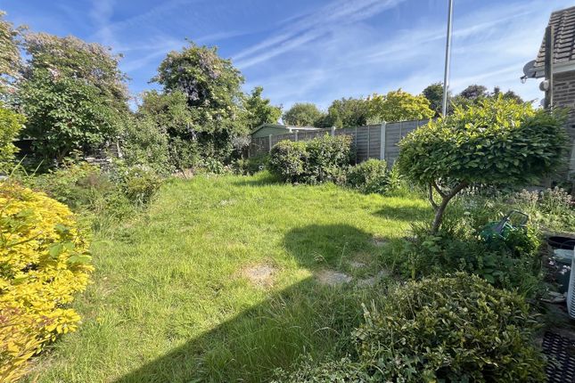 34, Cypress Close, Great Clacton photo 2