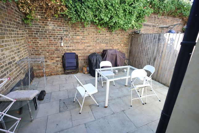 Studio to rent in Maryland Road, London