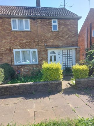 Thumbnail Shared accommodation to rent in Fermor Crescent, Luton
