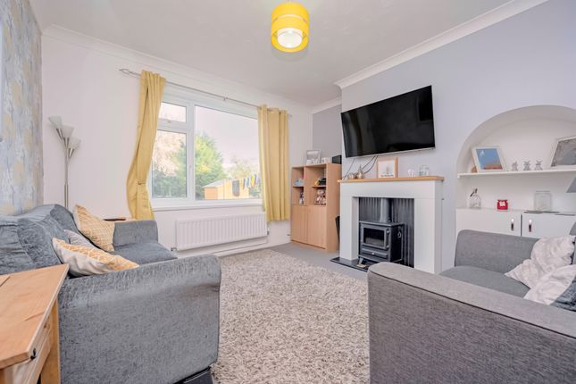 5, Peaselands, Kettering photo 2