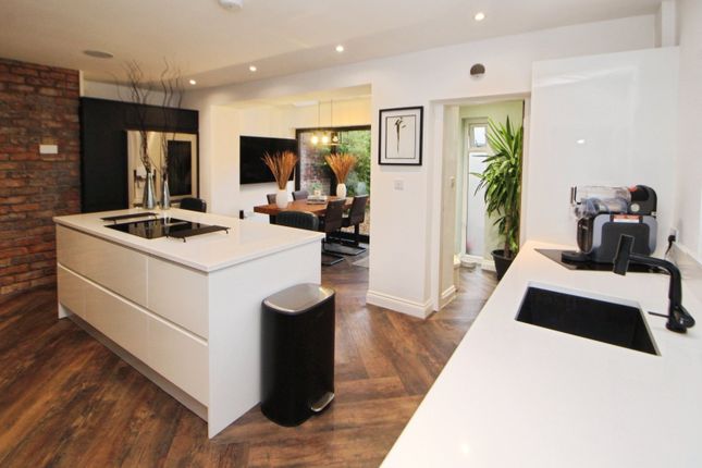 65, Woolley Lane, Hyde photo 3