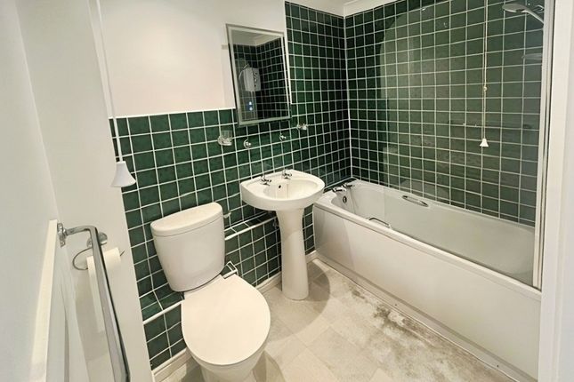 7, Peterborough photo 5