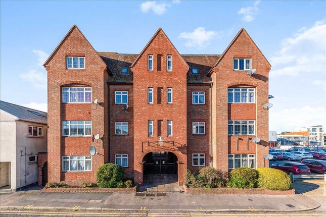 Flat for sale in Flat B, The Cloisters, Dartford