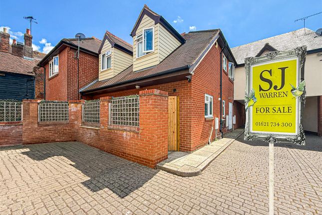 4-bed house on 28 & 28a, High Street, Burnham-On-Crouch, £499,995