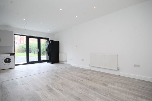 50, Oxhey Drive, Watford photo 4