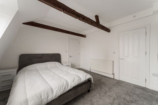 flat 4, 402-404 , commercial road, London photo 5