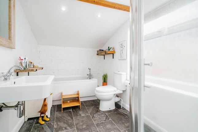 End terrace house for sale in Seaton Road, London Colney, St. Albans