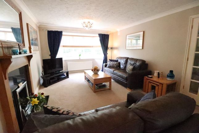 6, Whitehead Grove, Coventry photo 4