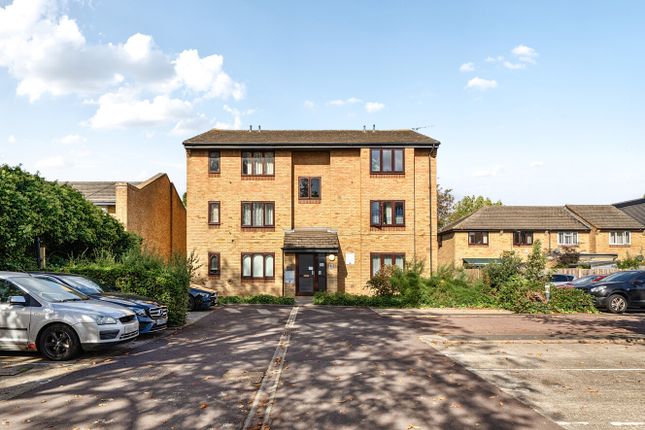 1-bed flat on Flat 3, 129, Rectory Lane, London, £210,000