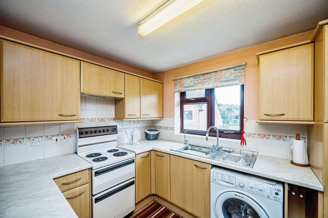 91, Lansdowne Way, High Wycombe photo 2