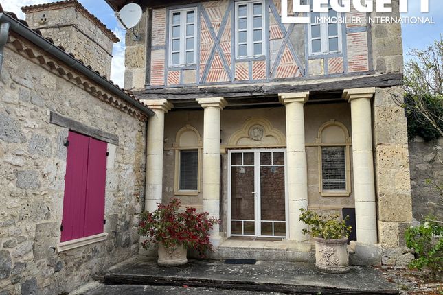 Thumbnail Villa for sale in Prayssas, Lot-Et-Garonne, Nouvelle-Aquitaine
