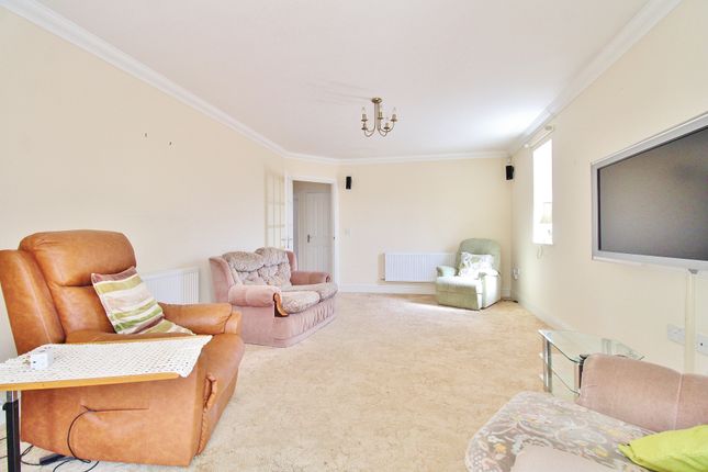 4, Solent Road, Fareham photo 4