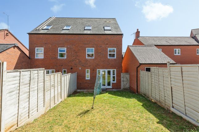 53, Winter Gardens Way, Banbury photo 4