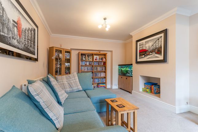 34 Beechwood Crescent, Newport photo 4