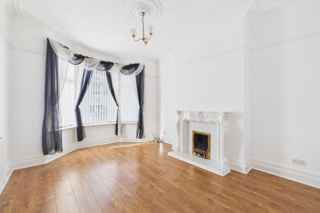 8, York Avenue, Wallasey photo 4