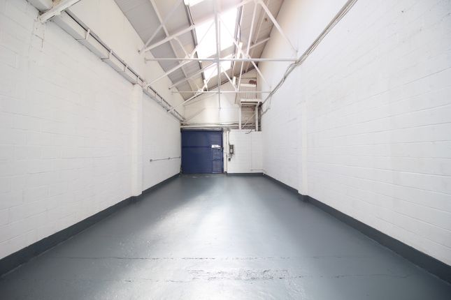 Thumbnail Warehouse to let in Unit 20, Atlas Business Centre, Cricklewood NW2, Cricklewood,