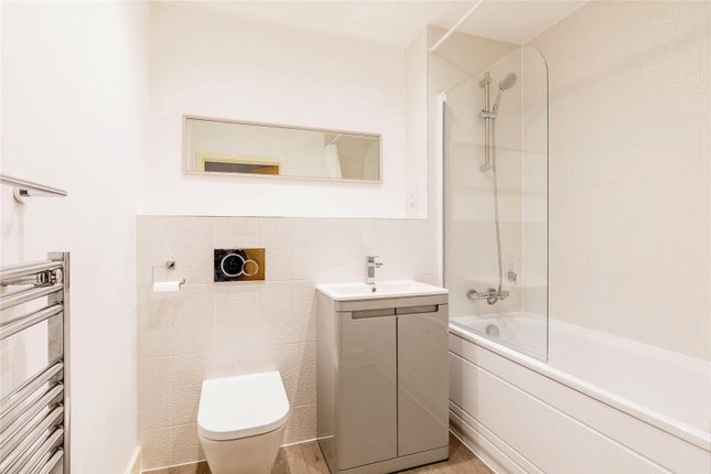 Flat for sale in Argentia Place, Bristol, Avon