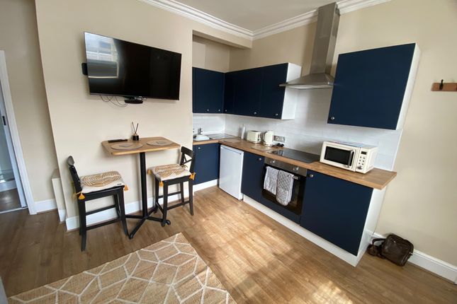 Flat 3, 2a, STOURPORT-ON-SEVERN photo 5