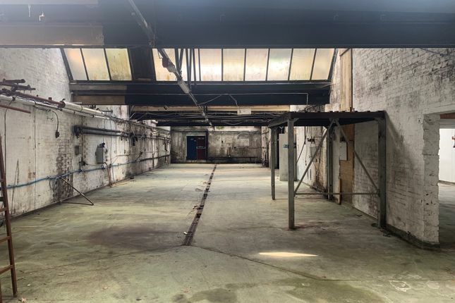 Light industrial to let in Unit 14A Queens Yard, White Post Lane, Tower Hamlets, London