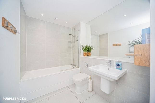 Flat 14/Granada House, Meridian Way, Southampton photo 2