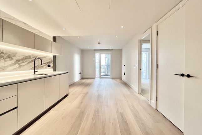 52 Cassini Apartments, Cascade Way, London photo 3
