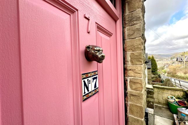 7, Cliffe Royd, Hebden Bridge photo 2