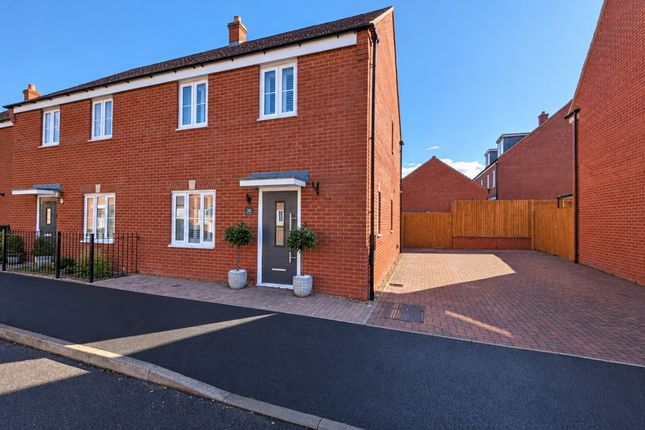 3-bed terraced on 38, Pillow Way, Buckingham, £172,500