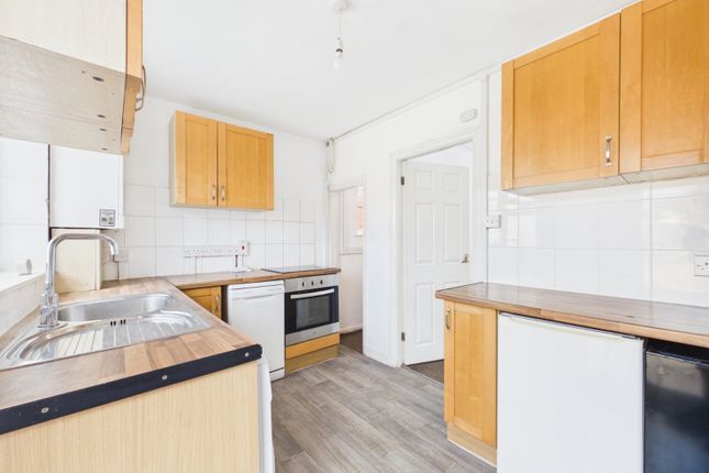 59, Norfolk Avenue, Berkshire photo 3