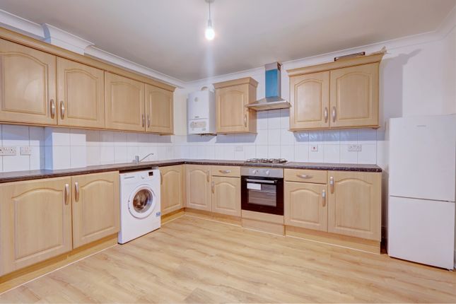 Flat 3, St Katherines House, 42-43, Oxford Street, Buckinghamshire photo 3