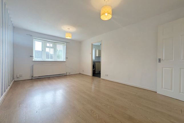 4 Robin Close, Runcorn photo 4