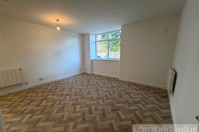 Flat 2,, White Rock Hotel, Penygraig photo 2