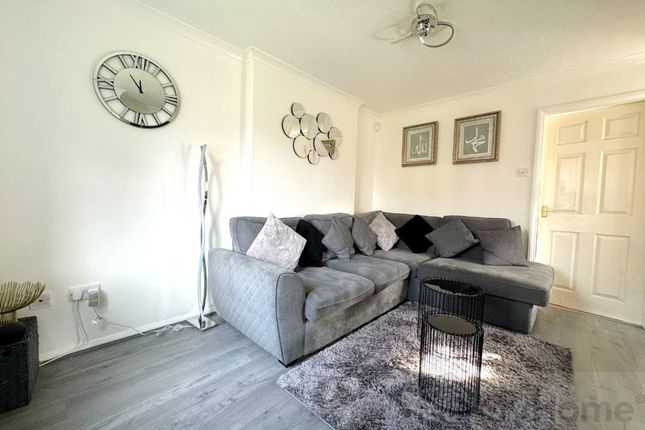 66 Meadowsweet Road, Leicester photo 2
