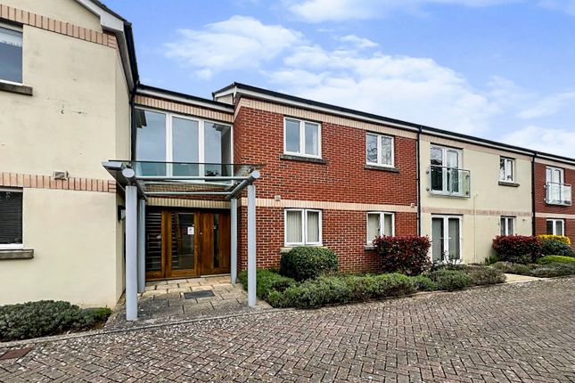 Thumbnail Flat for sale in Archers Close, Cullompton