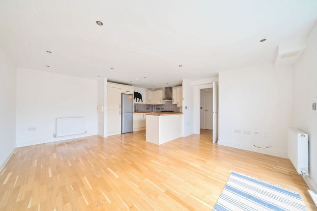 Flat 9, The Grove Headley Road, Hindhead photo 2