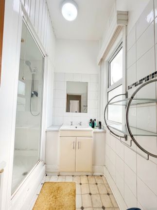 Front Room, 152, Croxted Rd, London photo 4