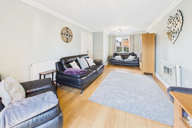 2, Lyneham Drive, Gloucester photo 3