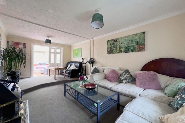 30, Taunton Avenue, Corby photo 2