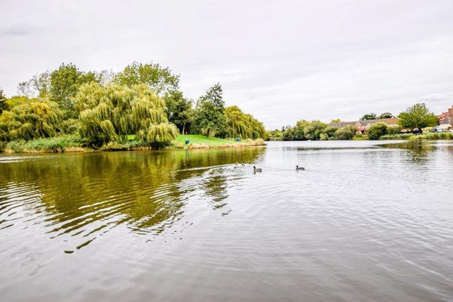 5, Gadwall Way, Thamesmead photo 4