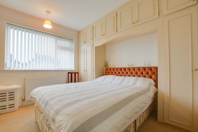 81 Brighton Avenue, Wigston photo 3
