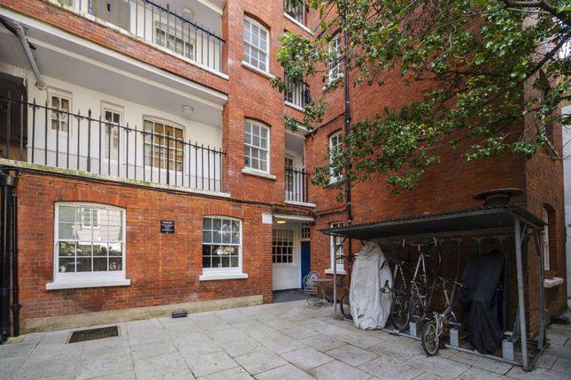 Thumbnail Flat to rent in Tavistock Place, Bloomsbury, London