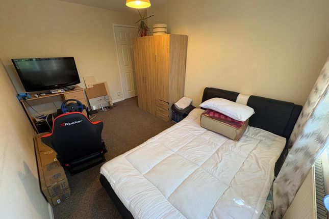 3, Tyes court, Northampton photo 5
