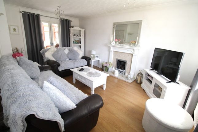 3, Llys Briallen, Bridgend photo 3