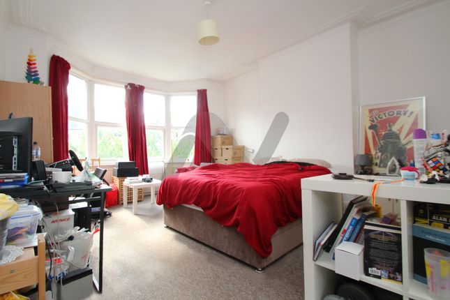 Room To Rent In Sylvan Avenue Wood Green N22 Zoopla