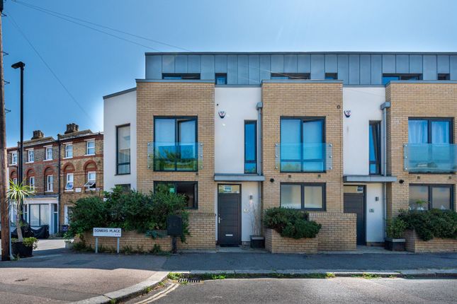 Somers Place, Brixton Hill photo 4