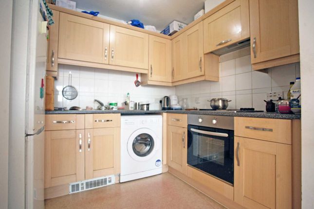 Flat for sale in City Gate House, Eastern Avenue, Ilford