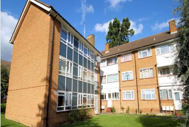 Property to rent in Stonegrove, Edgware